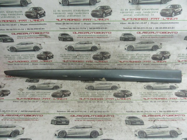 Fiat Stilo 5 ajtós, 735369677 számú, jobb első díszcsík