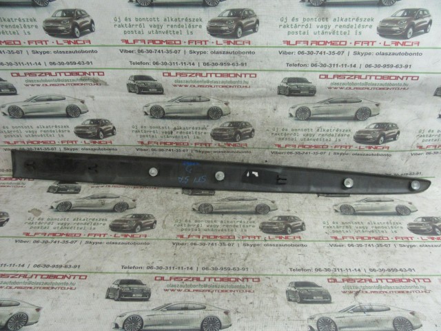 Fiat Stilo 5 ajtós, 735369677 számú, jobb első díszcsík