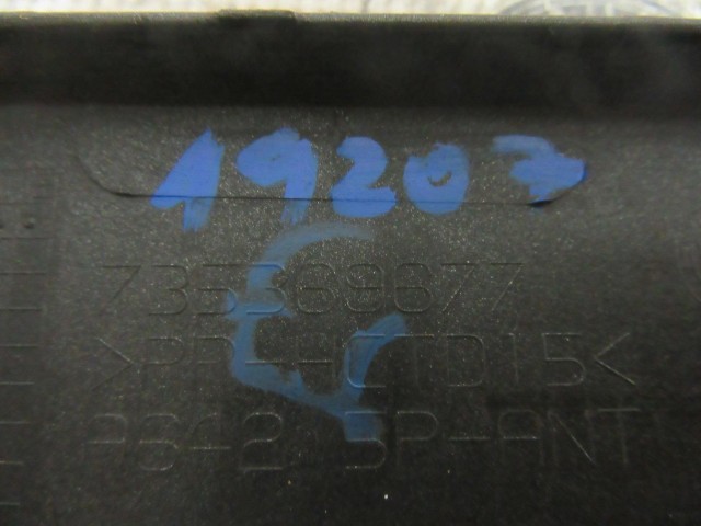 Fiat Stilo 5 ajtós, 735369677 számú, jobb első díszcsík