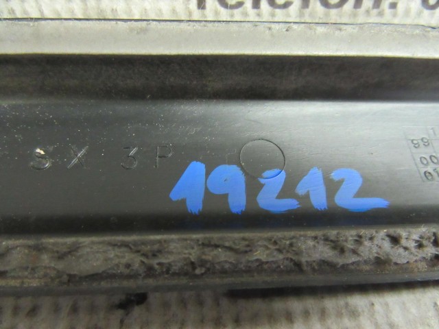 Fiat Punto II. III. 3 ajtós, bal első díszcsík