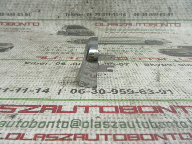 Lancia Delta első zárbetét kupak