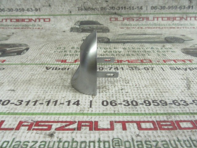 Alfa Romeo Giulietta bal első zárbetét kupak