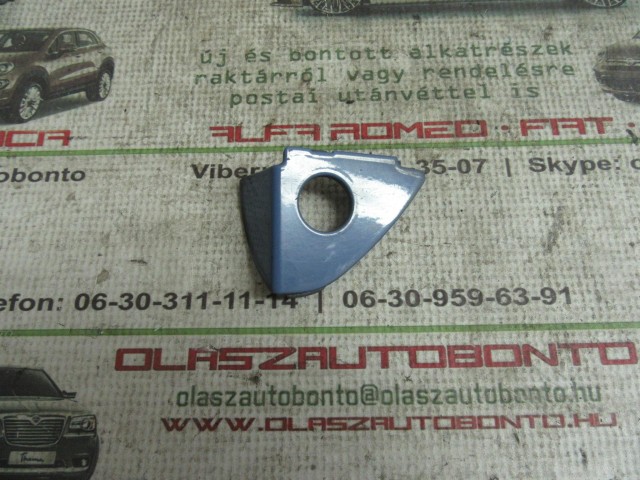 15951 Alfa Romeo 159 bal oldali zárbetét kupak
