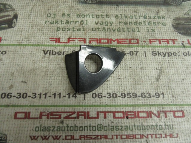 15956 Alfa Romeo 159 bal oldali zárbetét kupak
