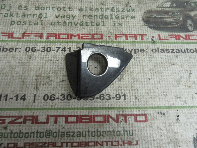 15969 Alfa Romeo 159 bal oldali zárbetét kupak