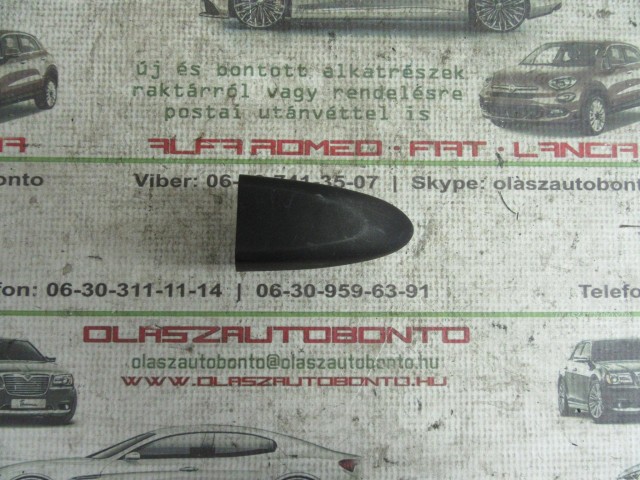 Lancia Ypsilon II. jobb első zárbetét kupak