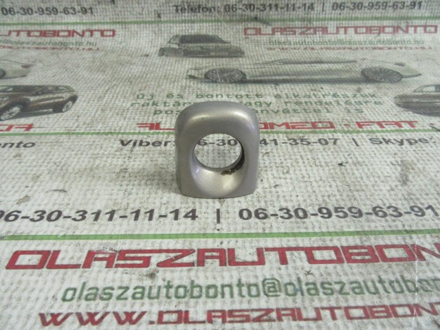 Fiat Bravo II. bal első zárbetét kupak