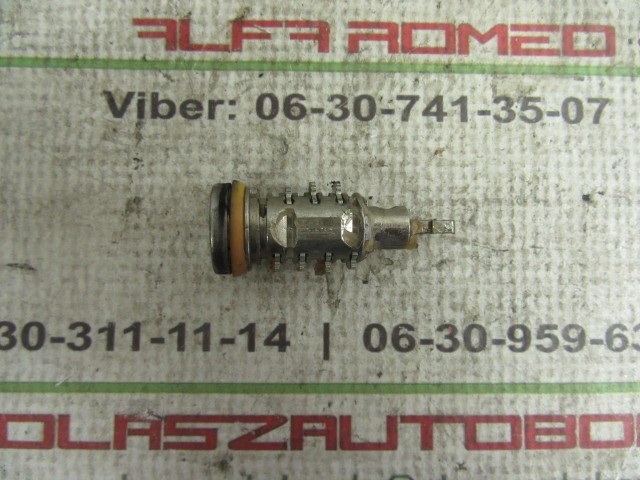 Fiat Doblo III. bal első zárbetét