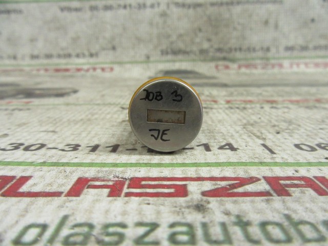 Fiat Doblo III. jobb első zárbetét