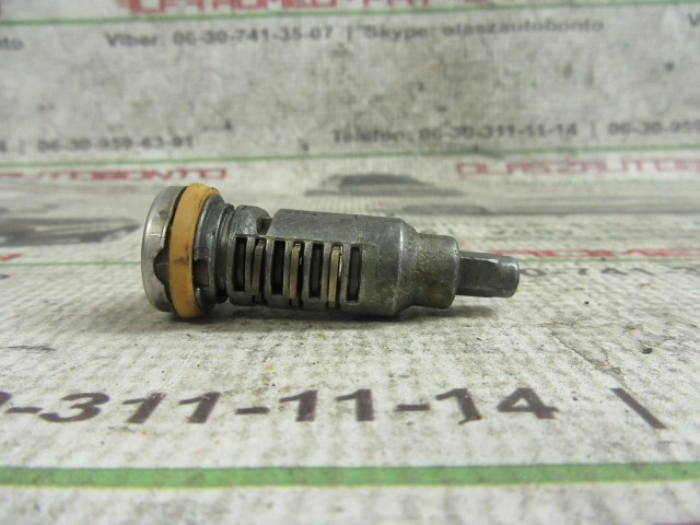 Lancia Musa bal első zárbetét