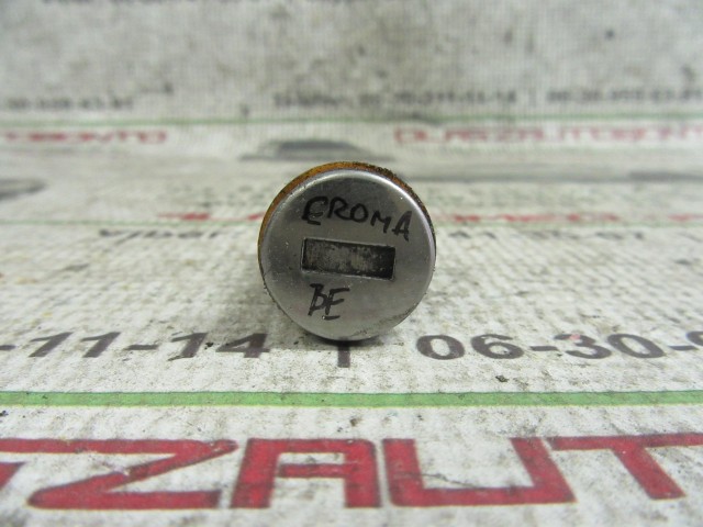 Fiat Croma bal első zárbetét