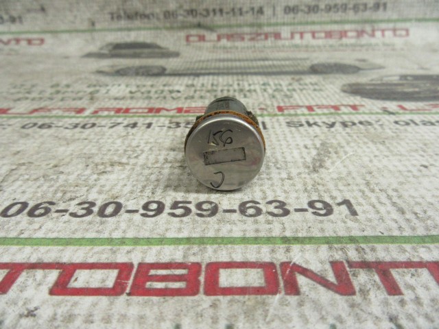 Alfa Romeo 156 jobb első zárbetét