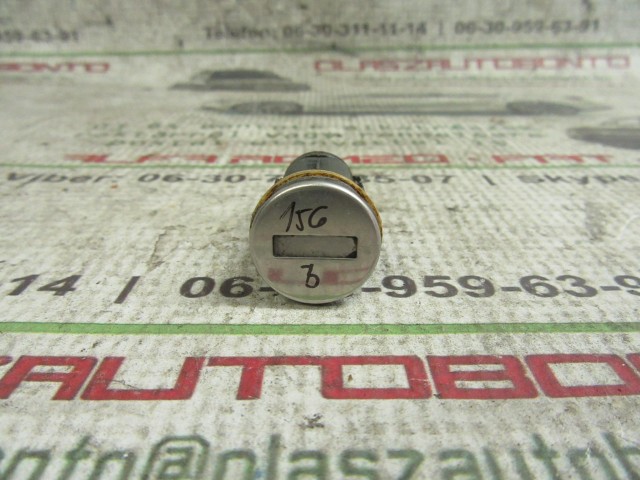 Alfa Romeo 156 bal első zárbetét