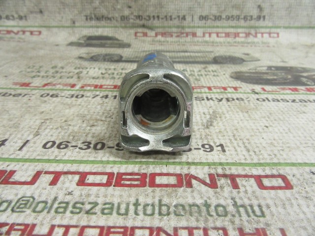 Fiat Bravo II. jobb első zárbetét ház