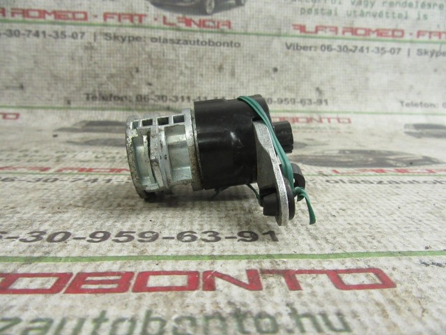 Fiat Fiorino bal első zárbetét ház