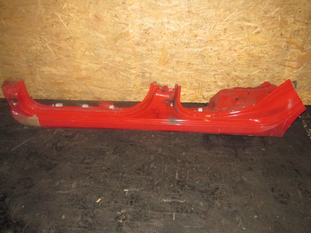 16693 Fiat Stilo 5 ajtós, kombi bal oldali küszöb