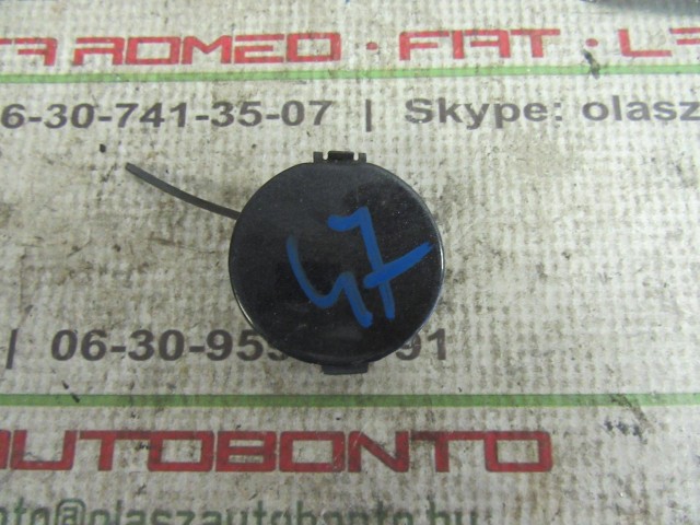 Alfa Romeo 147 735290446 számú, hátsó vonószem takaró