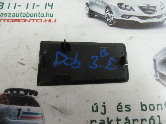 Fiat Doblo III. jobb első kárpit csavar takaró