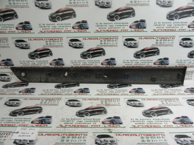 Fiat Fiorino 1308813070 számú jobb első díszcsík