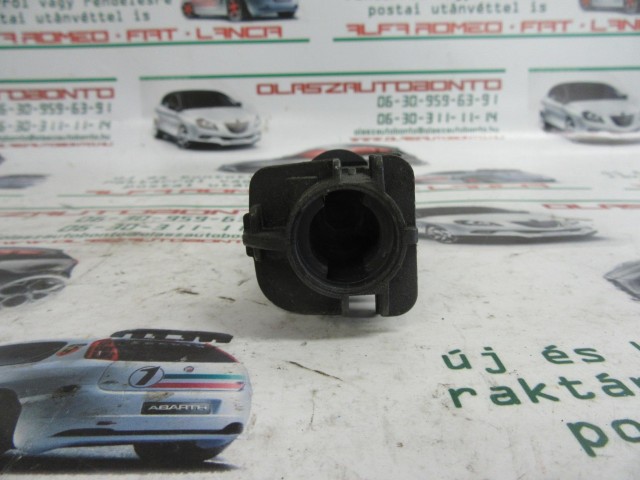 Fiat Idea bal első zárbetét ház