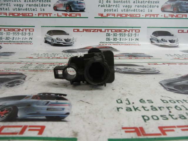 Lancia Ypsilon II. bal első zárbetét ház