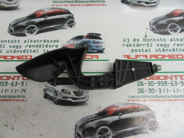 Fiat Idea motorháztető nyitó kar