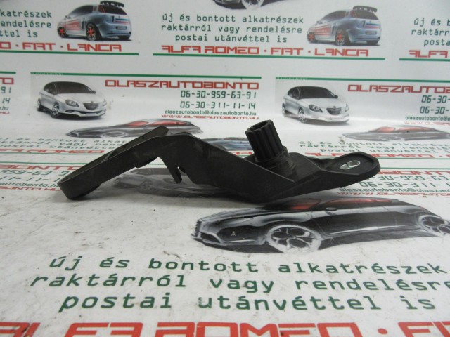 Fiat Idea motorháztető nyitó kar talp