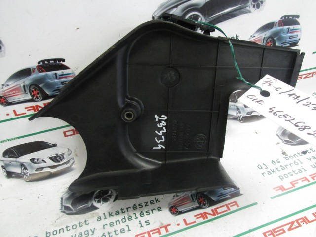 Fiat Punto II. 46526825 számú vezérmű burkolat