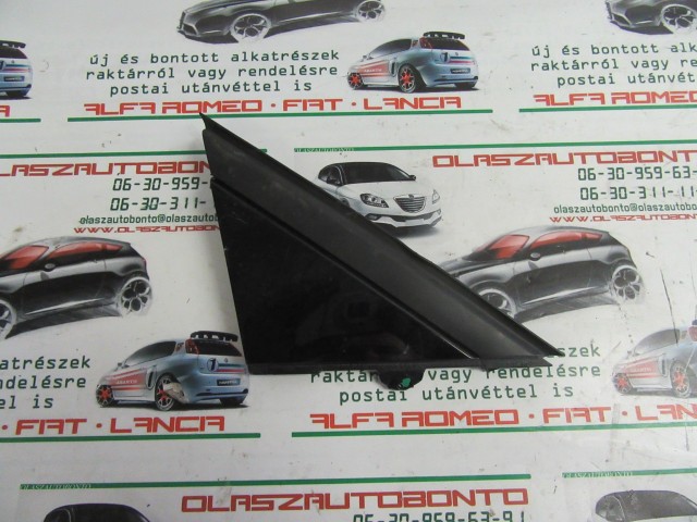 Fiat 500 735426886 számú, jobb első sárvédő háromszög