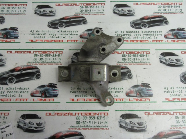 Fiat Doblo II. 1,3 Jtd motortartó bak