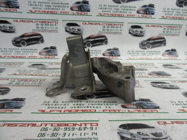 Fiat Doblo II. 1,3 Jtd motortartó bak