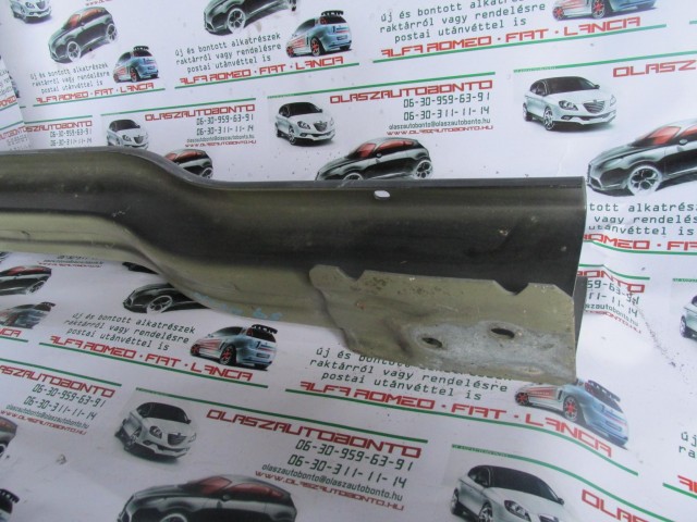 Alfa Romeo 159 hátsó nyúlványösszekötő