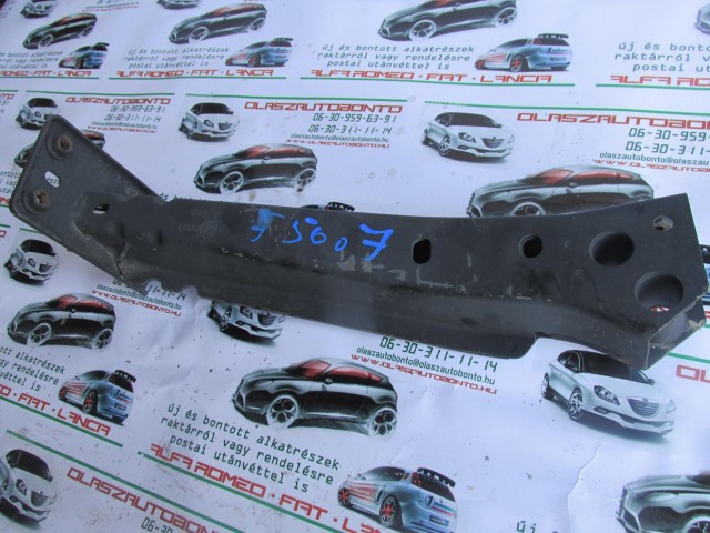 Fiat 500 jobb alsó kitámasztó