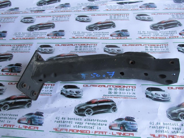 Fiat 500 jobb alsó kitámasztó