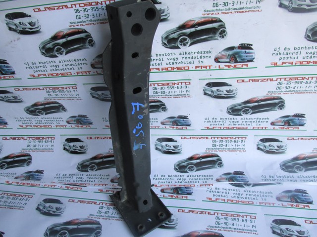 Fiat 500 jobb alsó kitámasztó