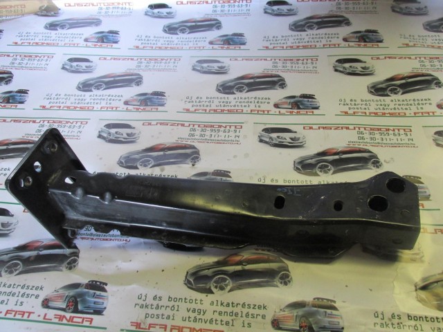 Fiat 500 bal alsó kitámasztó