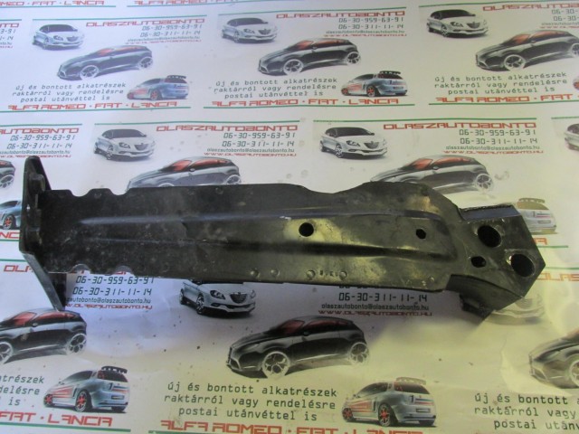Fiat 500 bal alsó kitámasztó