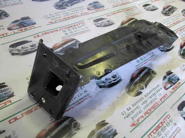 Fiat 500 bal alsó kitámasztó