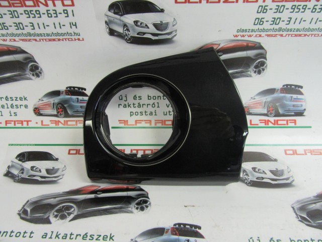 Fiat 500 51803292 számú , bal oldali műszerfalpárna betét