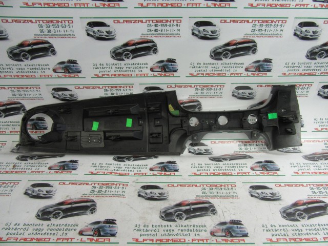 Fiat 500 735445997 számú, jobb oldali műszerfalpárna betét