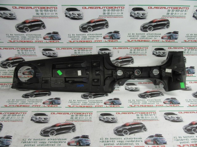 Fiat 500 735445997 számú , jobb oldali, sötét szürke színű műszerfalpárna betét