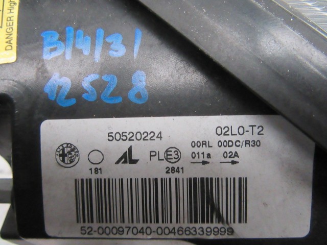 Alfa Romeo Giulietta 50520224 számú, bal első ,xenon lámpa a képen látható sérüléssel