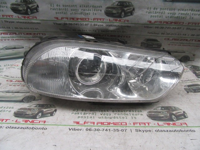 12495 Alfa Romeo 156 606787280 számú, jobb első, xenon lámpa a képen látható sérüléssel