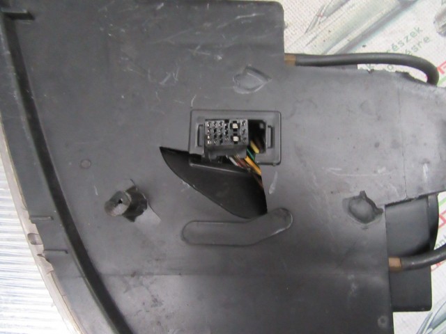 12495 Alfa Romeo 156 606787280 számú, jobb első, xenon lámpa a képen látható sérüléssel