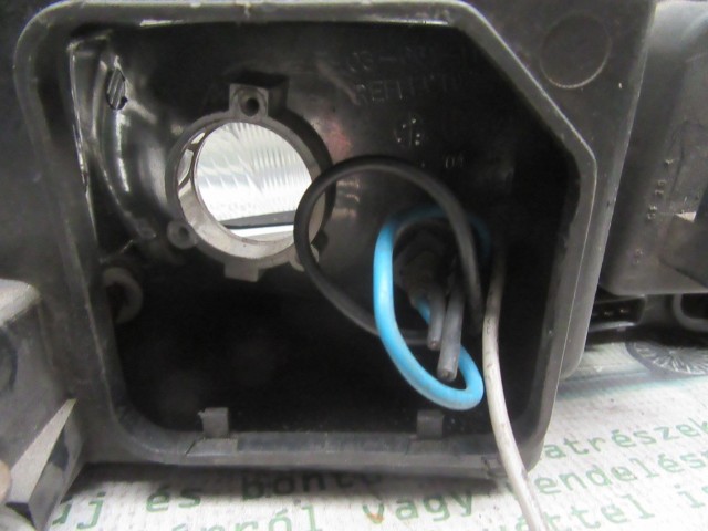 12380 Bravo/Brava 88201557 számú, bal első lámpa a képen látható sérüléssel