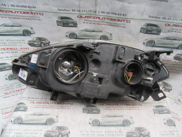 Fiat Croma FL 518778830 számú, jobb első lámpa a képen látható sérüléssel