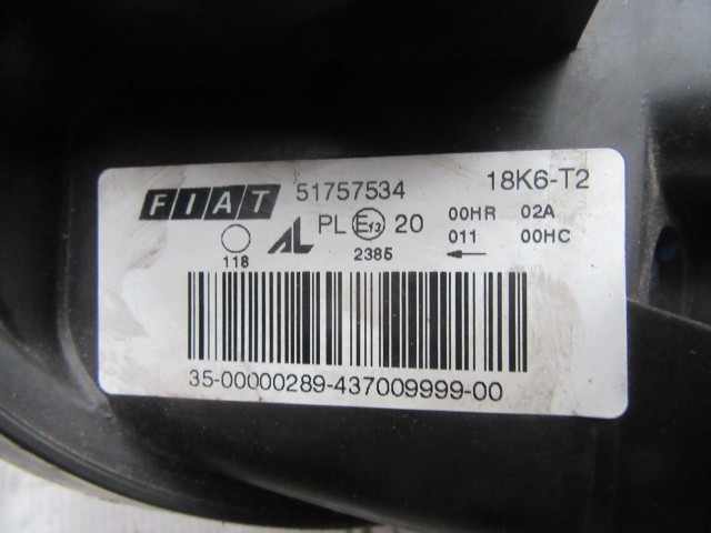Fiat Croma 51757534 számú, jobb első lámpa a képen látható sérüléssel