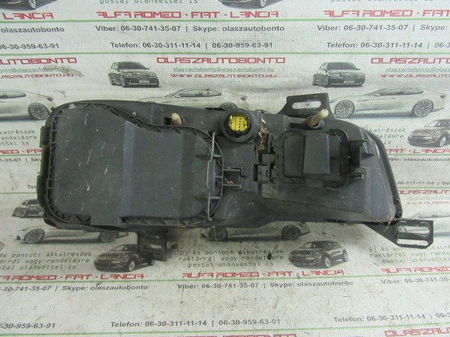 Fiat Stilo 3 ajtós, 467588460 számú, bal első lámpa a képen látható sérülés