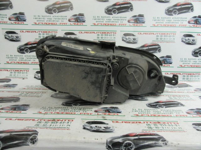 Fiat Multipla II. 51747607 számú, bal első lámpa a képen látható sérüléssel