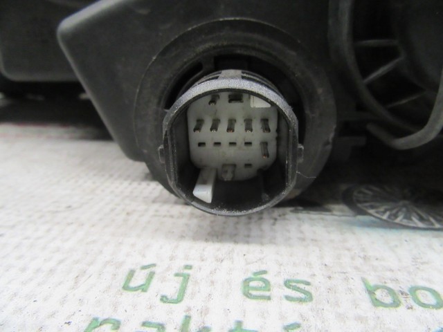 Fiat Multipla II. 51747604 számú, jobb első lámpa a képen látható sérüléssel